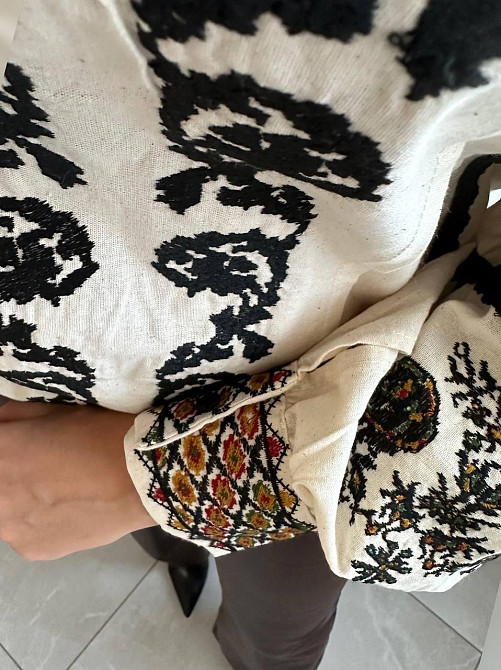 Жіноча сучасна вишиванка з вишитими рукавами бавовна 44 Одеса - фото 2