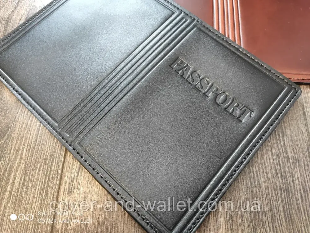 Шкіряна обкладинка на закордонний паспорт чорного кольору з прозорим вікном PS Leather Київ - фото 4