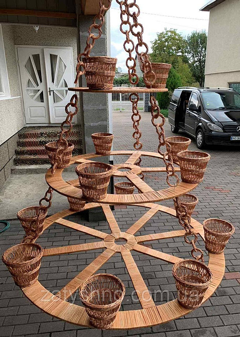 Велика плетена люстра (190) біля високої будівлі Київ - фото 7