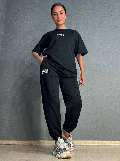 Костюм женский CAPPITONE 101217 оверсайз футболка с брюками с надписью черный, черный, S Киев - изображение 11