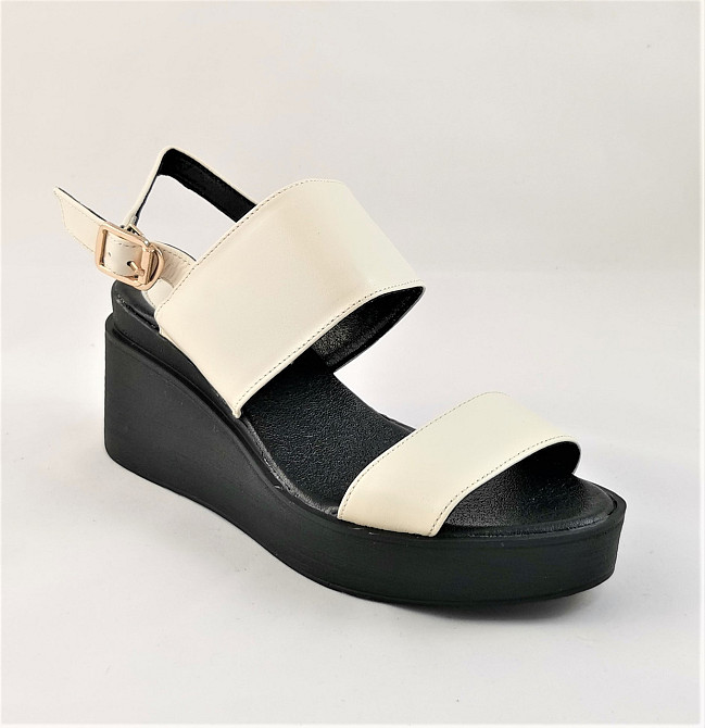 Жіночі Сандалі Шкіряні Босоніжки на Танкетці Платформа Білі Літні (розміри: 37) - 76-6;79-4 Дніпро - фото 5