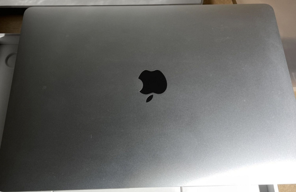 Ноутбук: MacBook Air 13