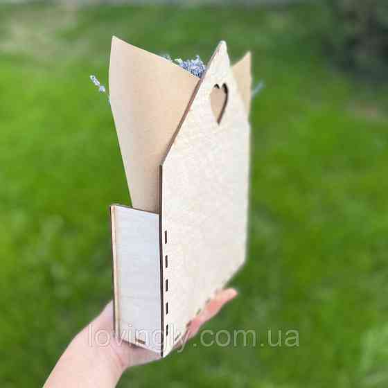 Композиция с цветами лаванды. Сухоцветы лаванды в кашпо в виде конверта. Ирпень