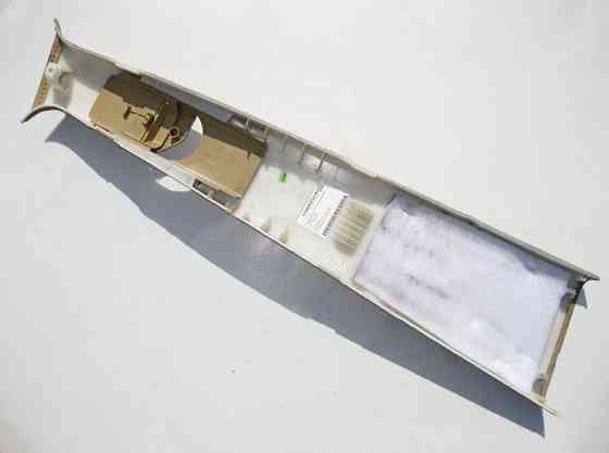 Mercedes-Benz  A1646909725 8K57 Обшивка лівої стійки "B" верхня бежева ML W164 GL X164 Одеса