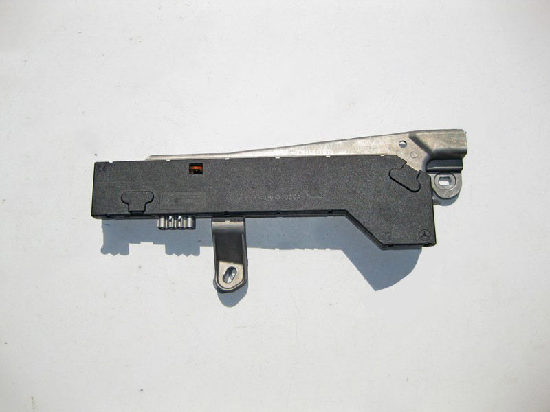 Mercedes-Benz  A2198203189 Антенний підсилювач на лівій стійці "C" CLS C219 Одеса - фото 1