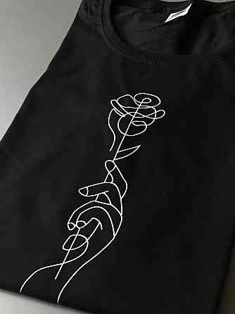 Женская\Мужская футболка с принтом розы Черновцы