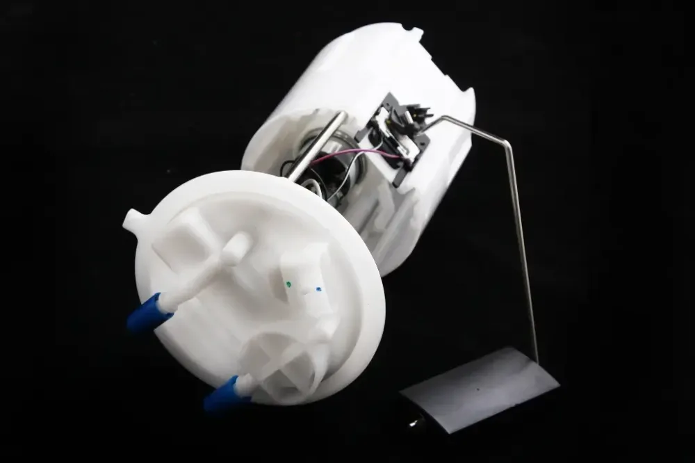 Насос топливный 21101 электр. в сборе AT нов. обр. (дв. 1.6, клипсы) Винница - изображение 2