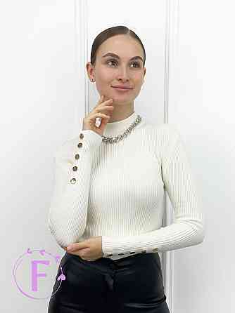 Жіночий трикотажний гольф з кнопками "Lissom" оптом I Розпродаж моделі 42-46, Молочний Київ