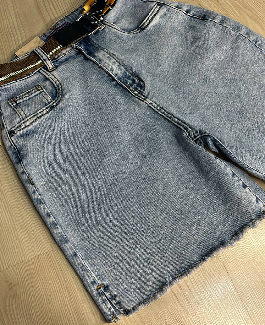 Шорты женские джинсовые Vindasion 4087 средней длины с разрезами и ремнем голубые, голубой, 26, 26, 66 см, 98 см Киев - изображение 4