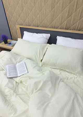 Комплект постільної білизни Страйп-сатин Двоспальний 180х220 з простирадлом на резинці Шампань (88-171) Київ