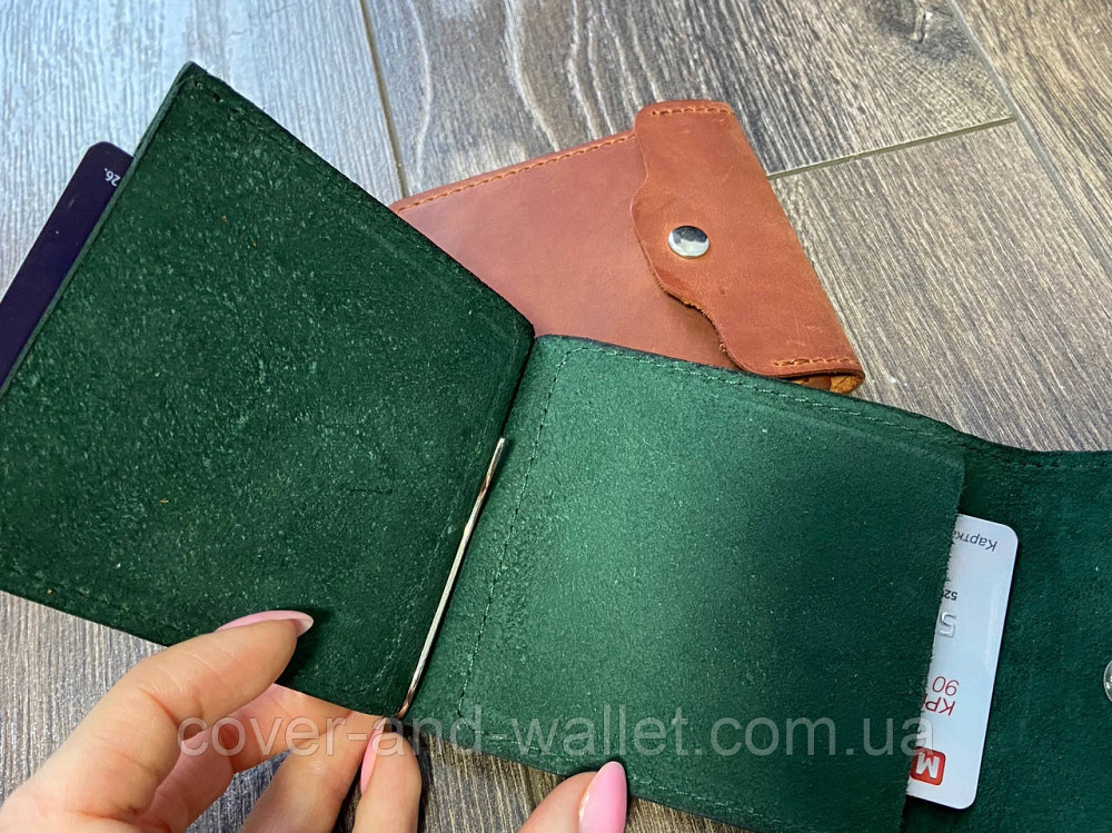 Шкіряний затискач для купюр та карток на кнопці зеленого кольору LQ Leather Київ - фото 3