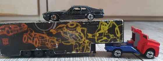 Вантажівка з причепом “Optimus Prime” з мультфільму Трансформери. Київ