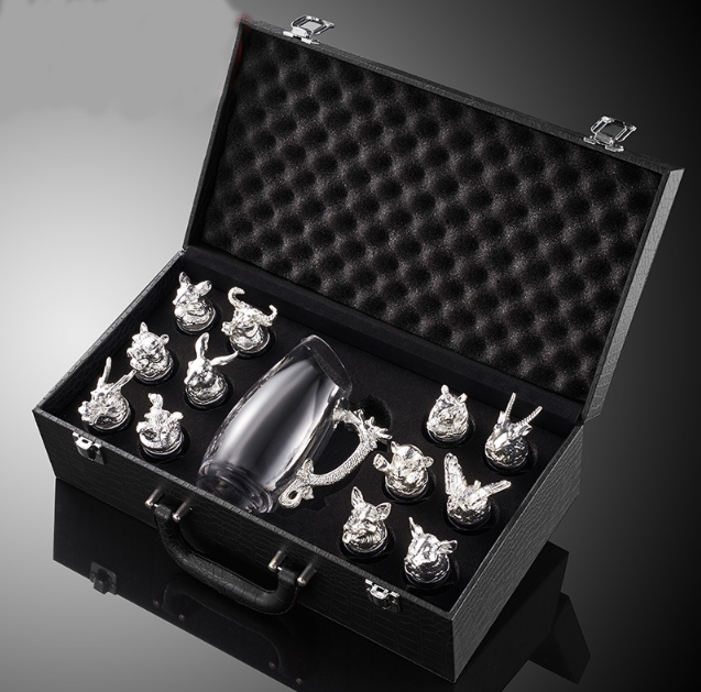 Набор рюмок Китайский гороскоп 30 мл х 12 шт Графин 300 мл в Кейсе Серебро Кременчуг - изображение 1