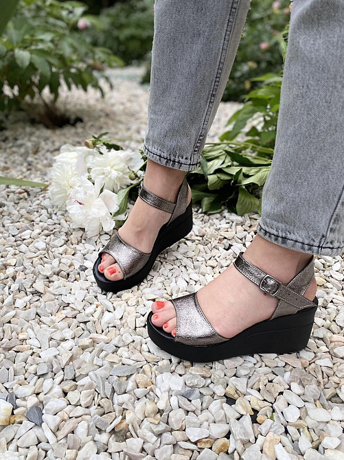 Mermaid Босоніжки жіночі нікель 85-7 літні, шкіра сатин / Модні босоніжки на танкетці 37р. 39р. Коломыя - изображение 2