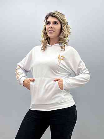 Демисезонный женский худи с принтом 