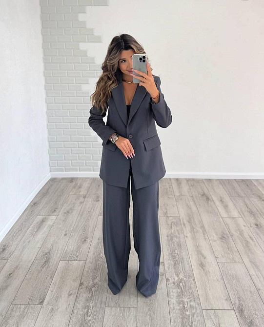Женский стильный классический костюм двойка, костюмка Графит, 42/44 Одесса - изображение 1