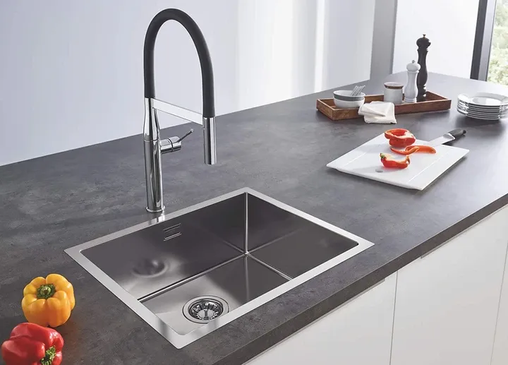 Змішувач для кухні з гнучким виливом Grohe Essence New 30294000 хром/чорний Київ - фото 5