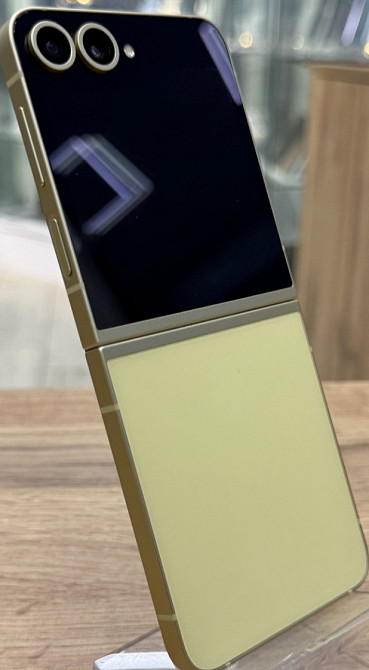 Смартфон Samsung flip 6 12/256Gb. Киев - изображение 6