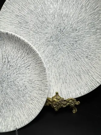 Обеденная керамическая тарелка с фактурным узором 20.5 см Коломия