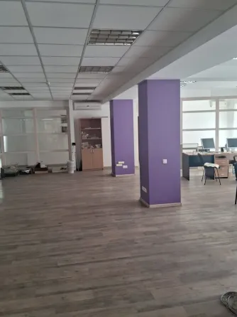 Продам офіс 475м, open-space та кілька кабинетів. Ремонт, меблі, скляні перегородки, 2 поверх, свій вхід з охороною, своя парковка Дніпро