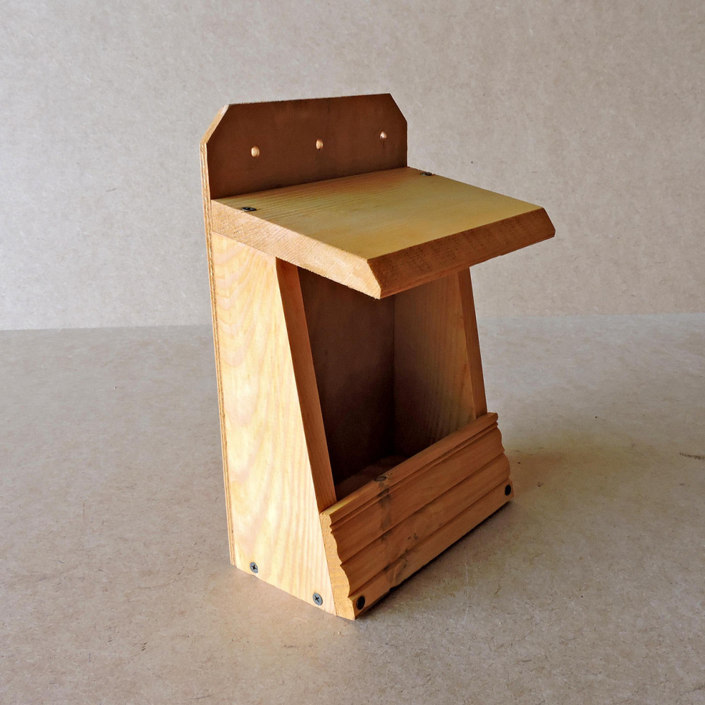 Кормушка садовая для птиц 