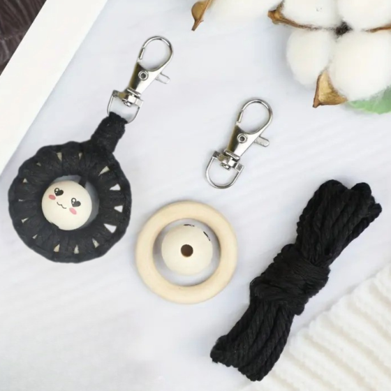 Набір макраме для рукоділля для ручної пряжі брелока для ключів або аксесуарів 10х5см, чорний Кам'янець-Подільський