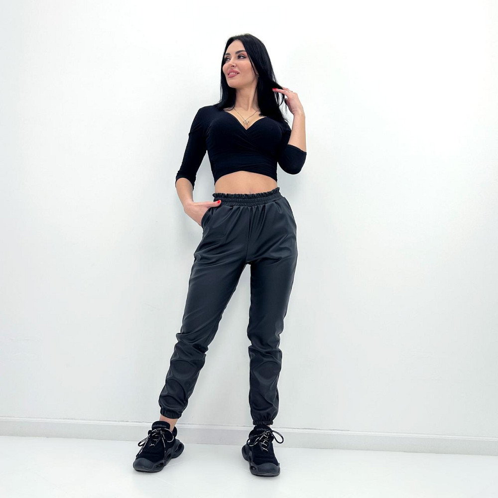 Штани-джогери з екошкіри "Bennett" оптом | Батал | Розпродаж моделі Київ - фото 5