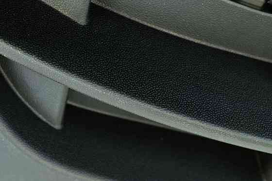 Решітка бампер нижня центральна Фольцваген Jetta 6 (2015-наш час) під парктронік в Мукачево