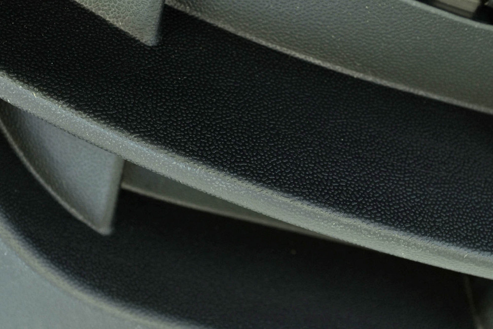 Решітка бампер нижня центральна Фольцваген Jetta 6 (2015-наш час) під парктронік в Мукачево - фото 2