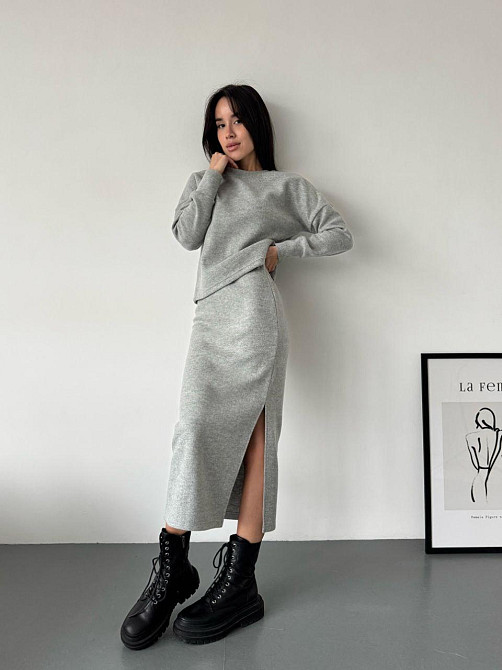 Женский стильный теплый костюм двойка с разрезом сбоку Серый, 42/44 Одесса - изображение 3