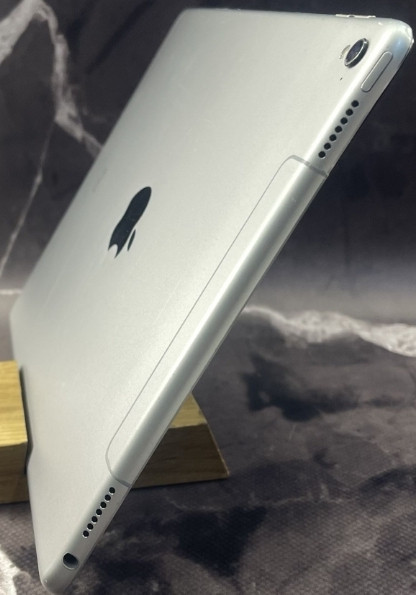 Планшет iPad Pro 9.7 128 GB Space Gray Wi-Fi. Київ - фото 1