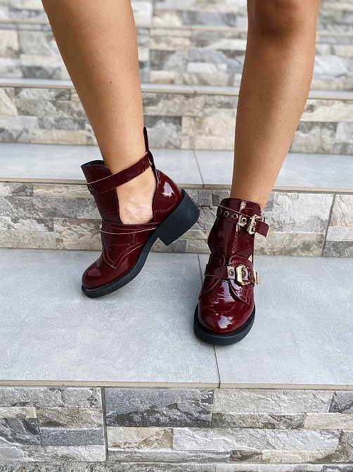 Жіночі черевики бордові з натуральної лакованої шкіри весна-осінь демісезонні з байковою підкла Коломия - фото 9