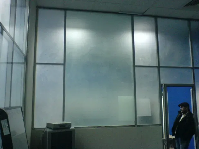 Клею пленку на стекло, тонирую стекло плёнками Киев - изображение 7