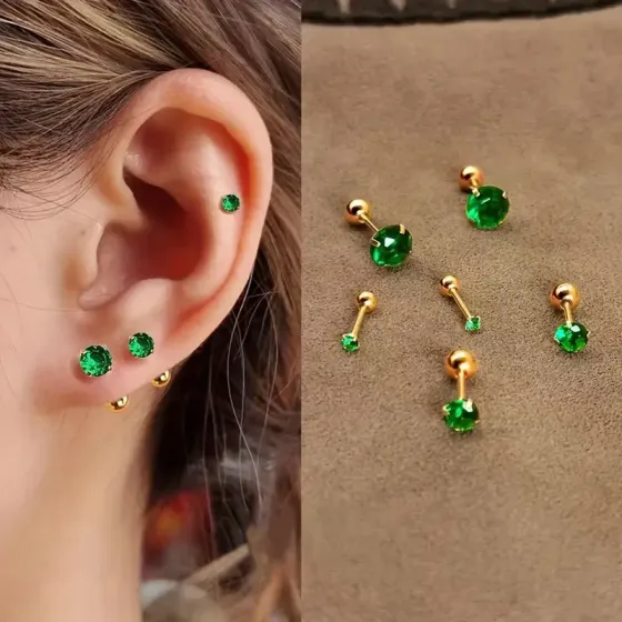 Набор сережек-гвоздиков с зеленым цирконием — 3 пары, золотистый цвет, разные размеры Киев
