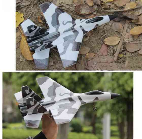 Літак іграшковий на радіокеруванні сірий (камуфляж) в подарунковій коробці (батарейки в комплект не входять) Київ