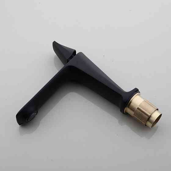 Дизайнерский смеситель для раковины однорычажный, горизонтальный монтаж WanFan Черный Каменец-Подольский