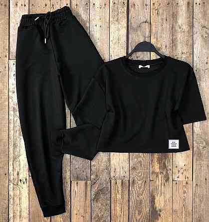Жіночий прогулянковий костюм-двійка: укорочена футболка + джоггери двонитка Чорний, 42/44 Одеса