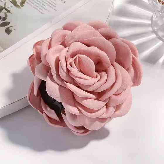 Крабик для волос с цветком розы пудровый 9 см, заколка краб для волос цветок, большой женский аксессуар для прически Киев