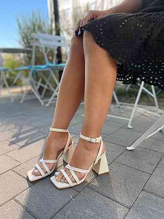 LIRIO Шкіряні босоніжки жіночі бежеві на підборах LIRIO L0282/8073-68 літні р. 35-39 / Босоніжк Коломыя