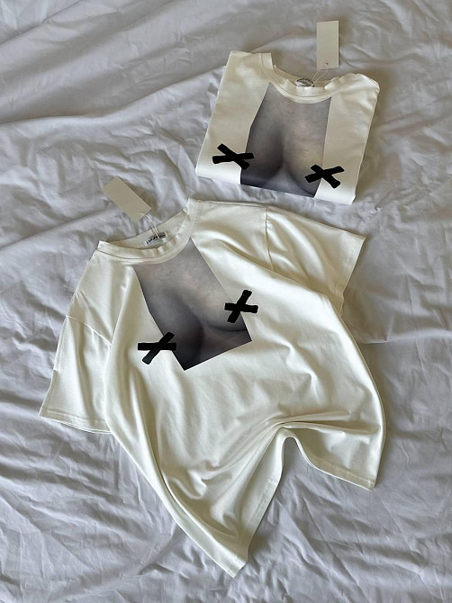 Жіноча стильна оверсайз футболка з пікантним малюнком турецький кулір Одеса - фото 10