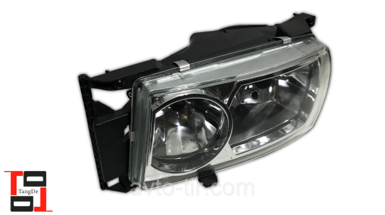 Фара головного света ксенон с лампочкой и зажигателем (левая) Scania P, R e-mark 1760551 1892322 1949886 Луцк