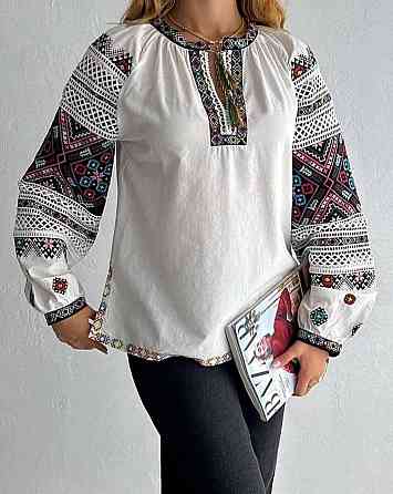 Женская современная вышиванка с разноцветной вышивкой 80% хлопок, 20% полиэстер. Белый, 46 Одесса