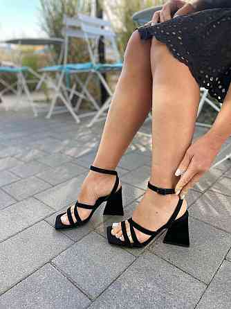 LIRIO Стильні жіночі босоніжки чорні з натуральної замші на грубому каблуці LIRIO L0282/8073-СТ Коломыя