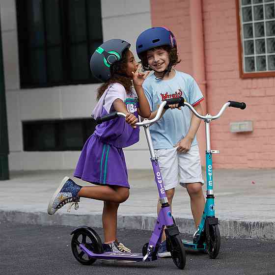 Захисний шолом Micro - Зелений з малюнком навушників Дніпро