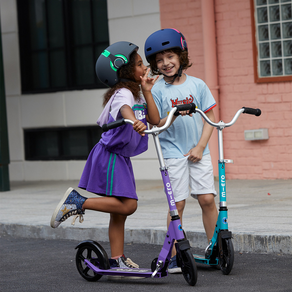 Захисний шолом Micro - Зелений з малюнком навушників Дніпро - фото 4