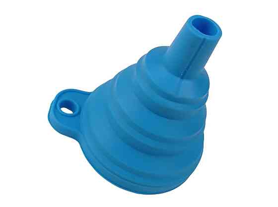 Лійка складна для доливки олії (синя або чорна) силіконова КНР Мукачево