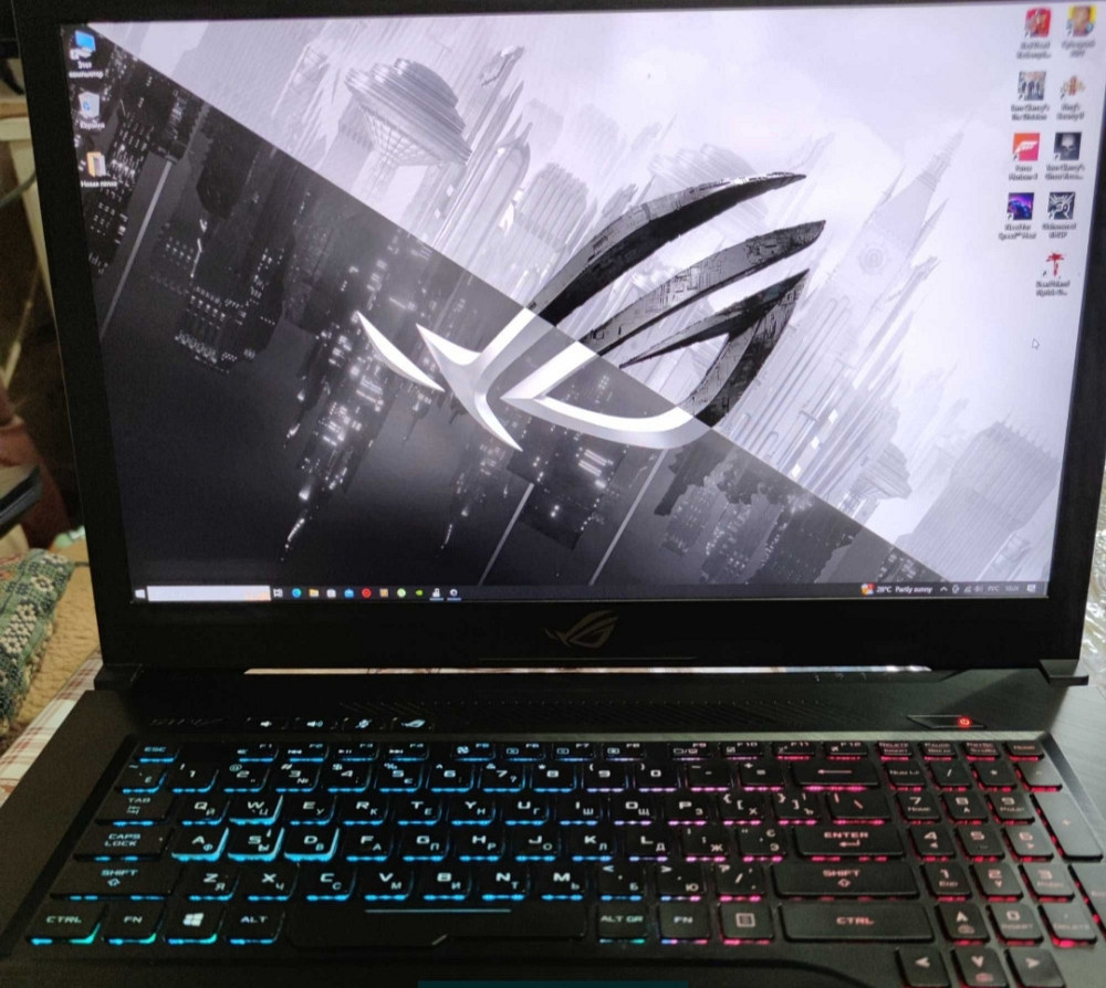Ноутбук: ASUS ROG Strix 17 GL703GE/ 17.3" / i7-8750H / GTX 1050Ti / 16/256Gb. 1TB. Київ - фото 1