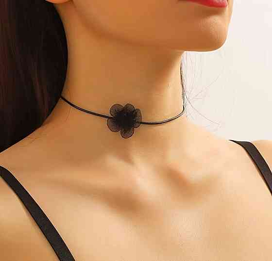 Чокер на шею с цветком черный минималистичный женский чокер ожерелье Киев