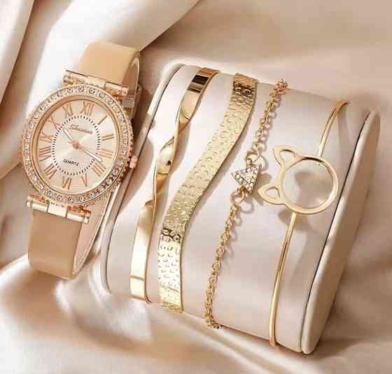 Подарочный набор для женщин 1 наручные часы с 4 оригинальными браслетами без подарочной коробки золотой Киев
