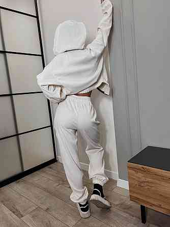 Женский прогулочный спортивный костюм двойка: кофта и штаны микровельвет Молочный, 42/44 Одесса